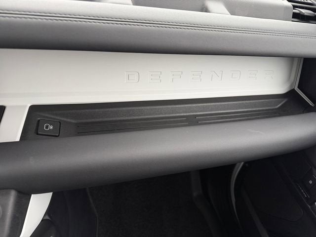 2025 Land Rover Defender S