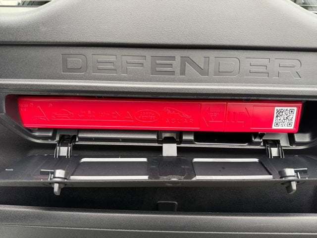 2025 Land Rover Defender S