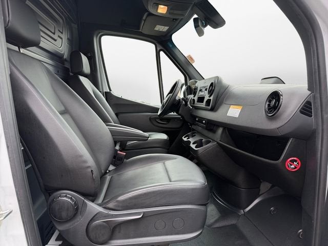 2025 Mercedes-Benz Sprinter Cargo Van Base