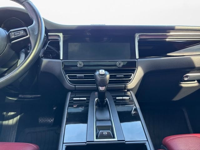 2022 Porsche Macan Base