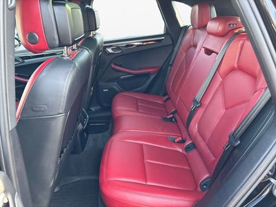 2022 Porsche Macan Base