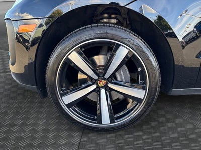 2022 Porsche Macan Base