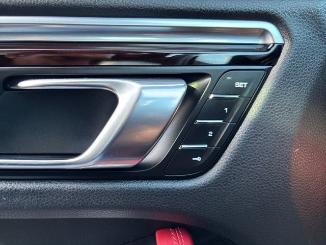 2022 Porsche Macan Base