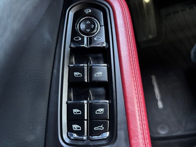 2022 Porsche Macan Base