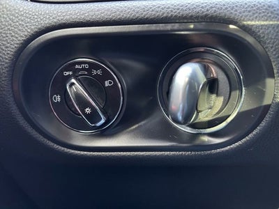 2022 Porsche Macan Base