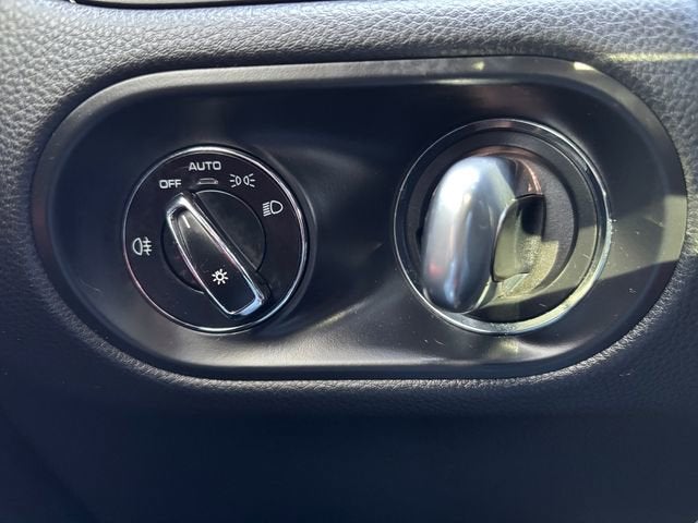 2022 Porsche Macan Base