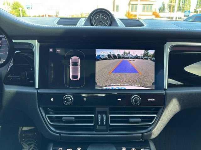 2022 Porsche Macan Base