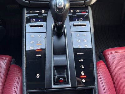 2022 Porsche Macan Base