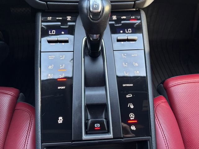 2022 Porsche Macan Base