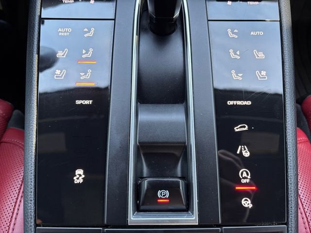 2022 Porsche Macan Base