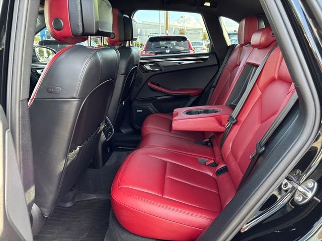 2022 Porsche Macan Base