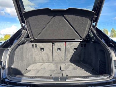 2022 Porsche Macan Base