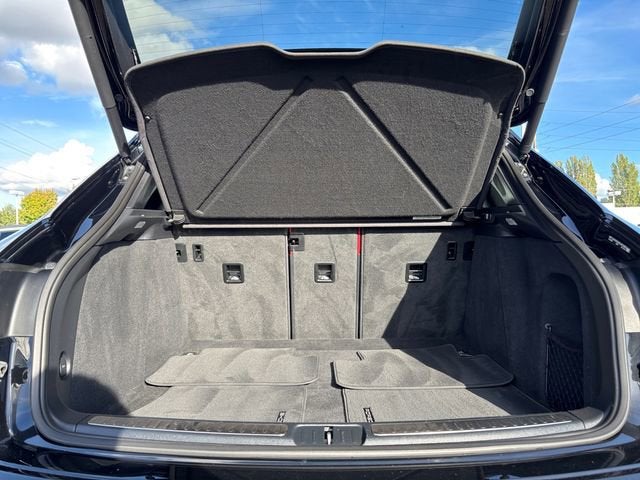 2022 Porsche Macan Base