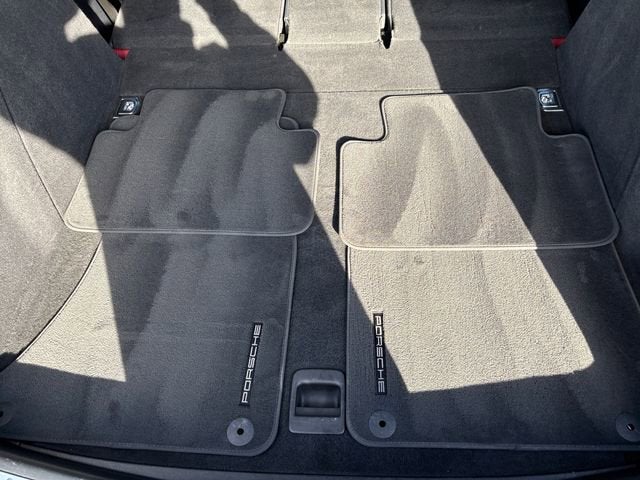 2022 Porsche Macan Base