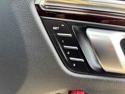 2022 Porsche Macan Base