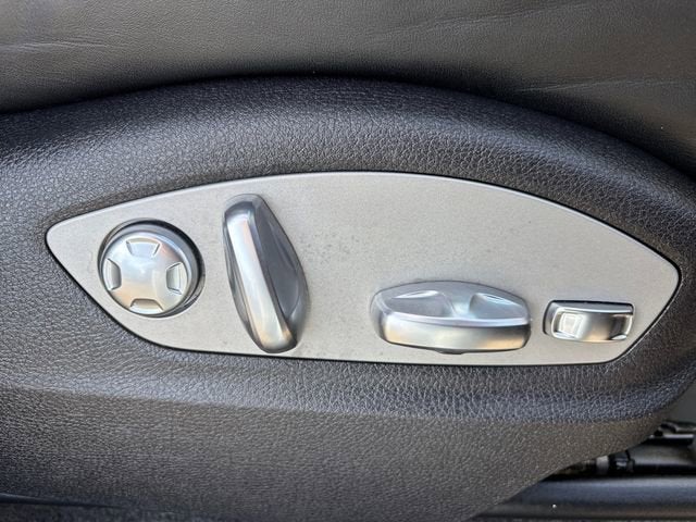 2022 Porsche Macan Base