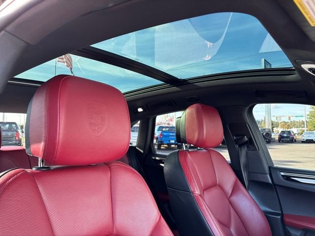 2022 Porsche Macan Base