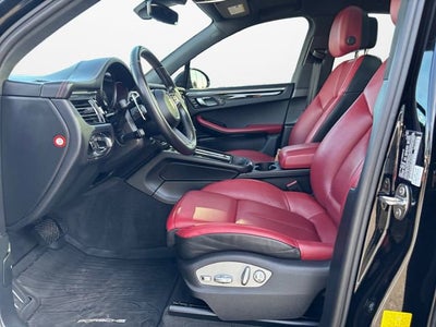2022 Porsche Macan Base
