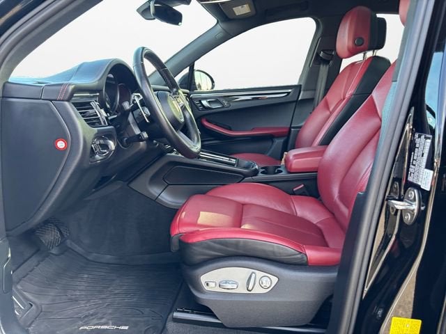 2022 Porsche Macan Base