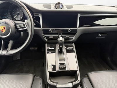 2022 Porsche Macan Base