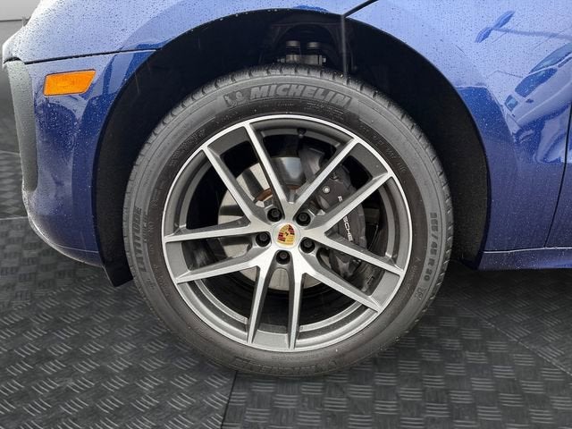 2022 Porsche Macan Base