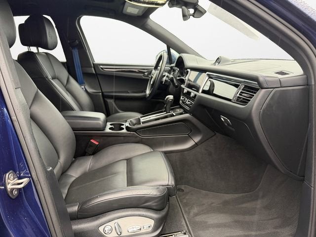 2022 Porsche Macan Base