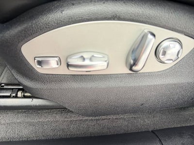 2022 Porsche Macan Base