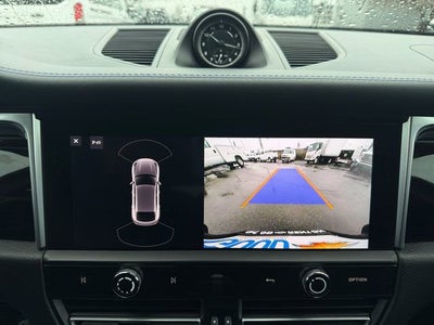 2022 Porsche Macan Base
