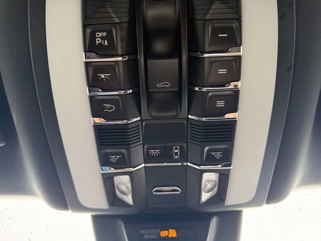 2022 Porsche Macan Base