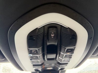 2022 Porsche Macan Base