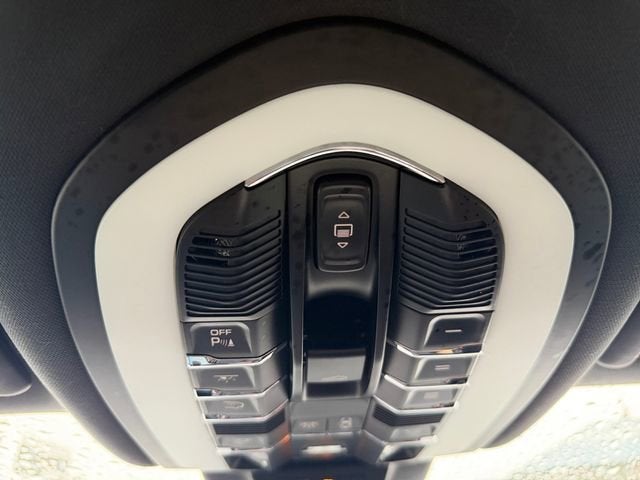 2022 Porsche Macan Base