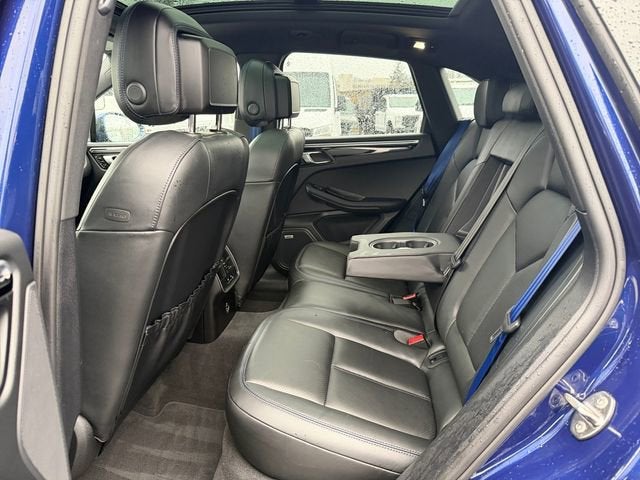 2022 Porsche Macan Base