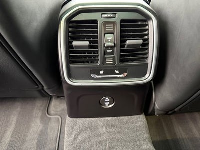 2022 Porsche Macan Base