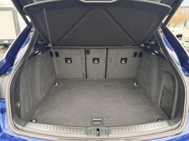 2022 Porsche Macan Base