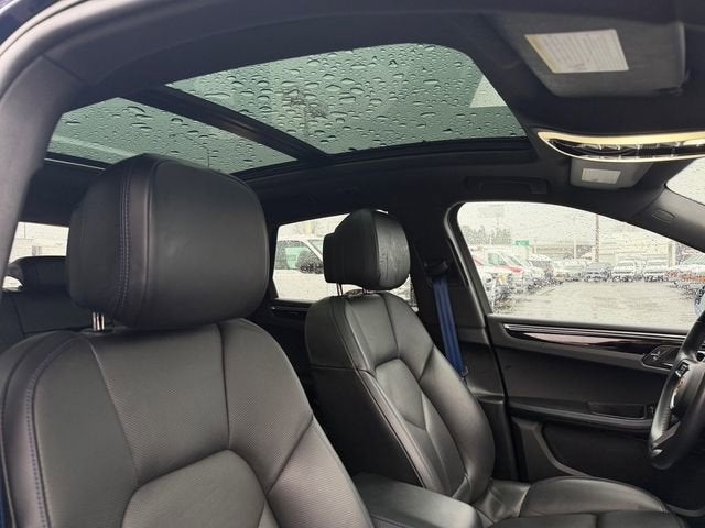 2022 Porsche Macan Base