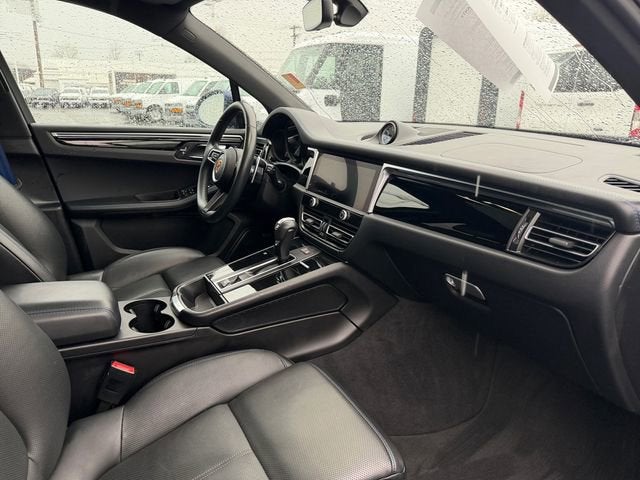 2022 Porsche Macan Base