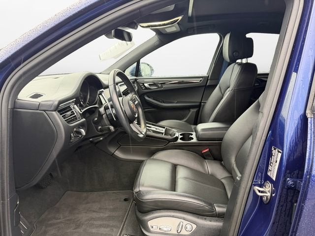 2022 Porsche Macan Base