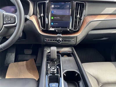 2022 Volvo XC60 Momentum
