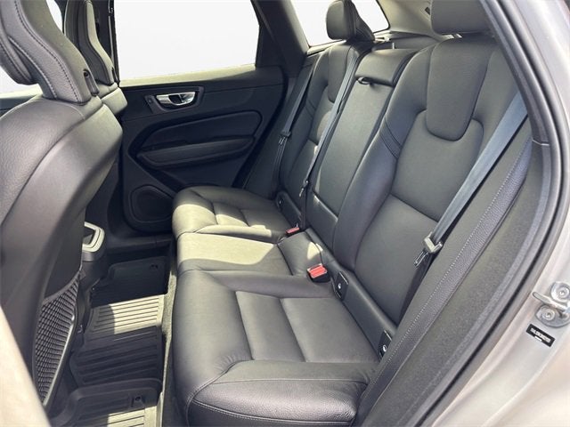 2022 Volvo XC60 Momentum