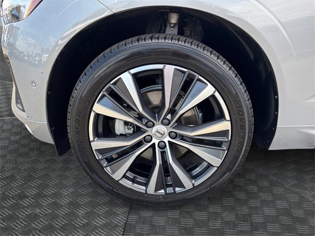 2022 Volvo XC60 Momentum