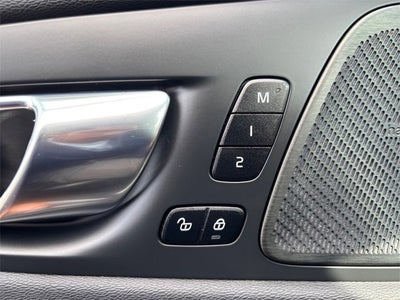 2022 Volvo XC60 Momentum