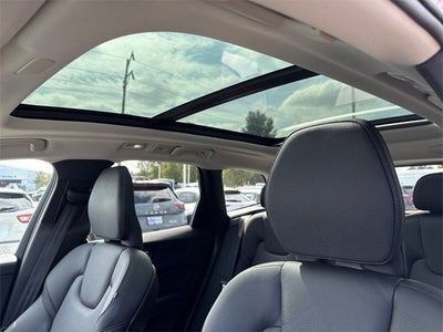 2022 Volvo XC60 Momentum