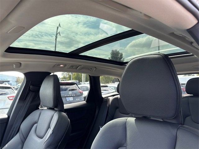 2022 Volvo XC60 Momentum