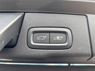 2022 Volvo XC60 Momentum