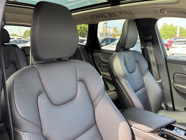 2022 Volvo XC60 Momentum