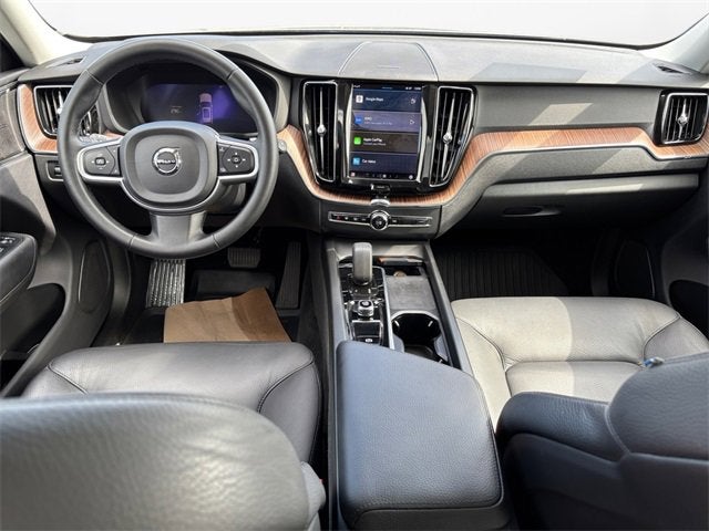 2022 Volvo XC60 Momentum